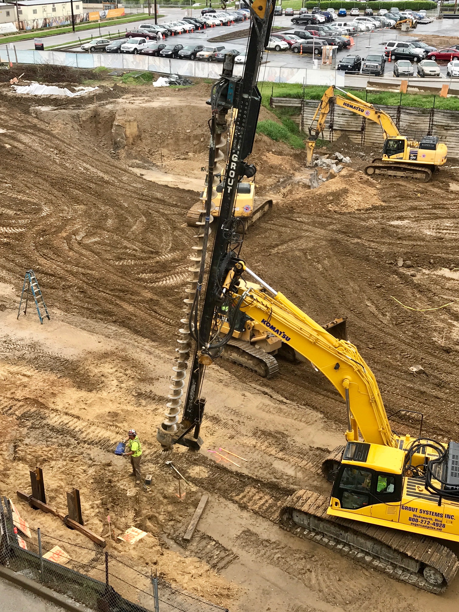 Construction and foundation with crane