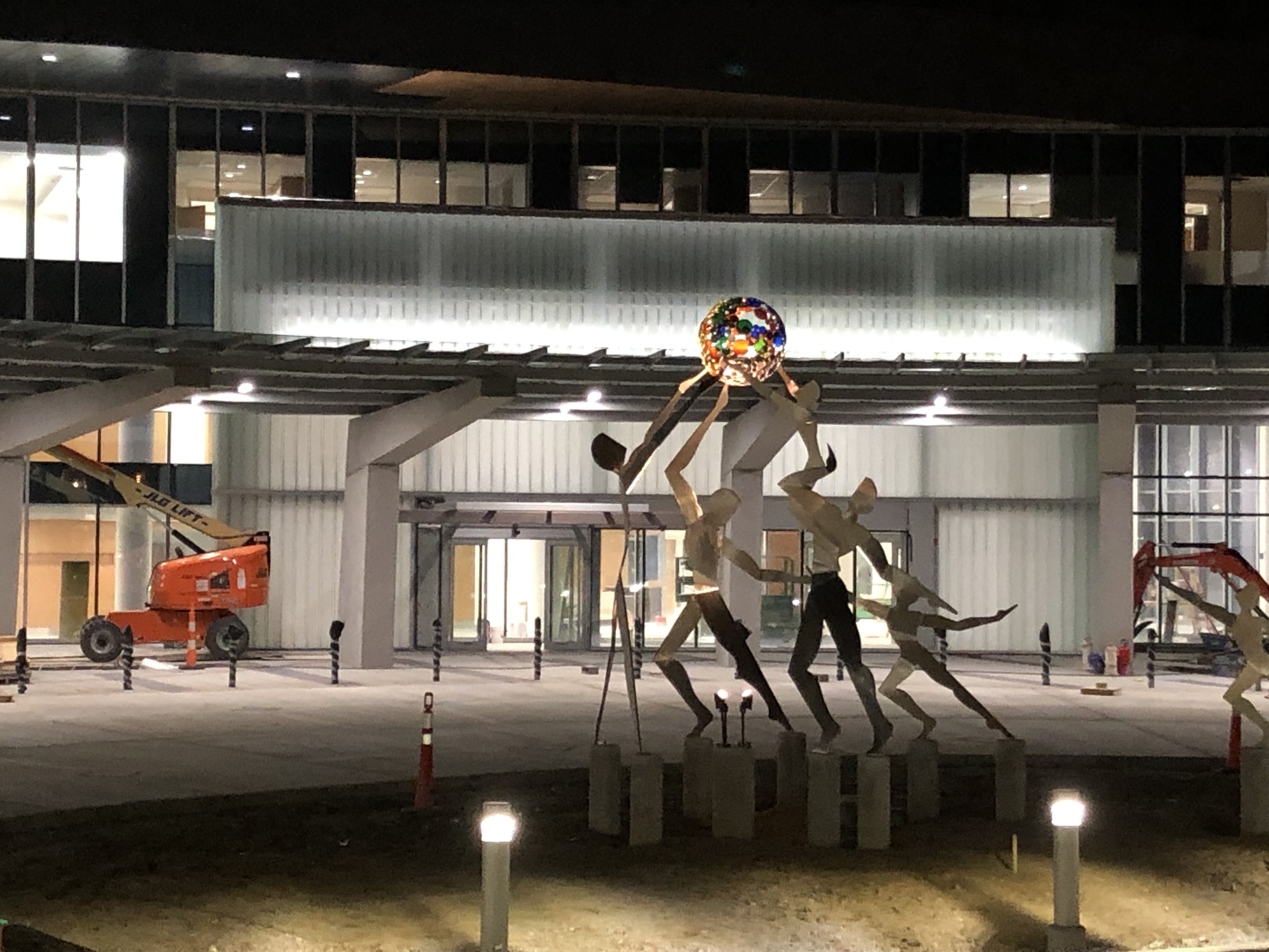 A Beacon of Well-Being. The grace and beauty of Columbus artist Stephen Canneto’s sculpture are reflected outside the main entrance of Summa Health’s new patient tower.