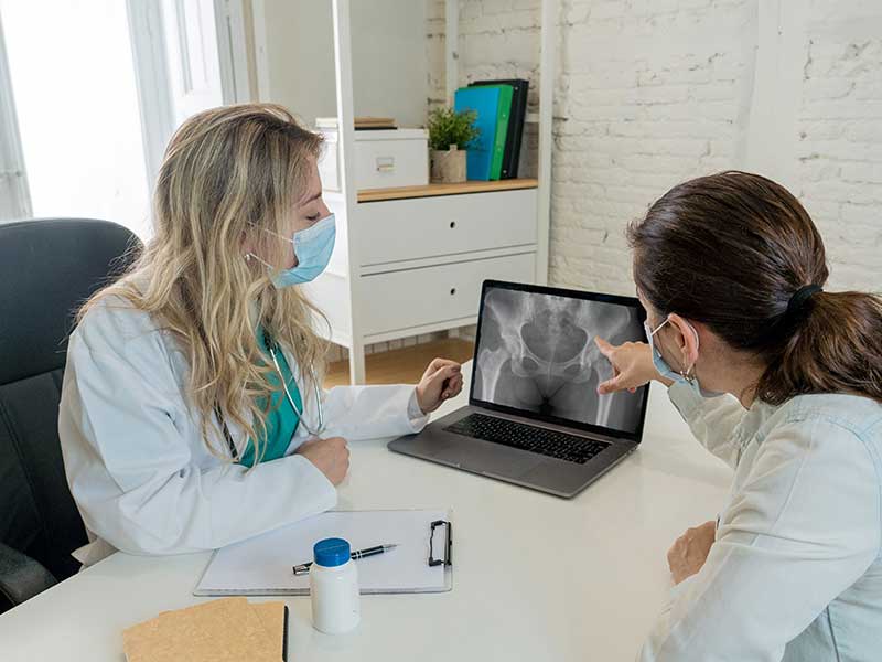 Pelvic Doctor and patient